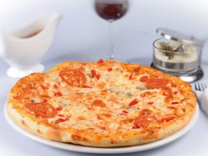 pizza-pollo-e-funghi-zqnrs83p